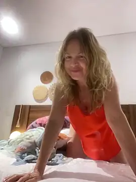 Leyna liu online show from 02-25-25, 03:31