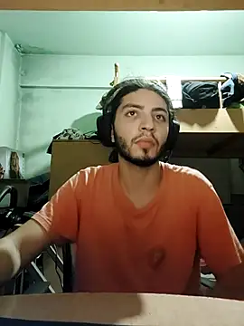 Snapshot of kleineid77 chatting on 10-29-25, 09:58 kleineid77 online show from 10-29-25, 09:58