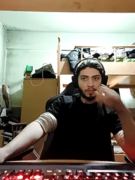 Snapshot of kleineid77 chatting on 03-08-26, 01:47 kleineid77 online show from 03-08-26, 01:47