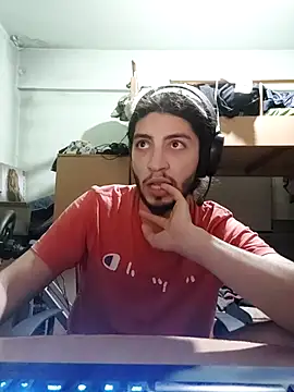 Snapshot of kleineid77 chatting on 10-31-25, 08:05 kleineid77 online show from 10-31-25, 08:05