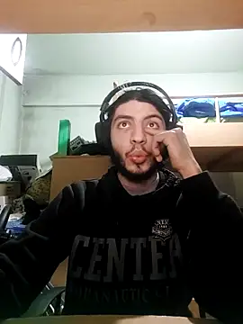 Snapshot of kleineid77 chatting on 02-11-25, 08:10 kleineid77 online show from 02-11-25, 08:10