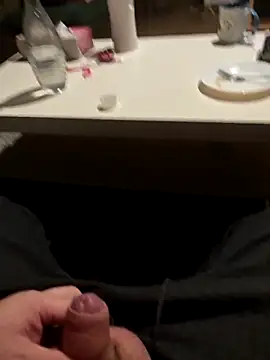 fickmonster2024 online show from 12-16-25, 05:28