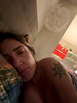 casalinga88 online show from 11-18-25, 06:39