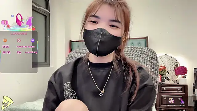 Berrysweet 68 online show from 10-28-25, 02:38