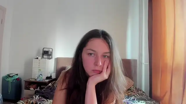 Adela Vetta online show from 11-16-25, 10:20