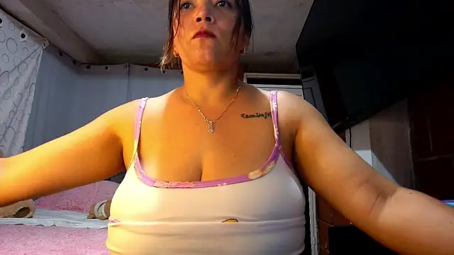 Snapshot of tara_rios chatting on 05-14-26, 11:35 tara rios online show from 05-14-26, 11:35
