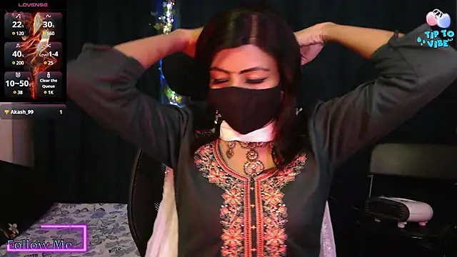 Snapshot of Aashiya- chatting on 02-14-25, 09:43 Aashiya- online show from 02-14-25, 09:43