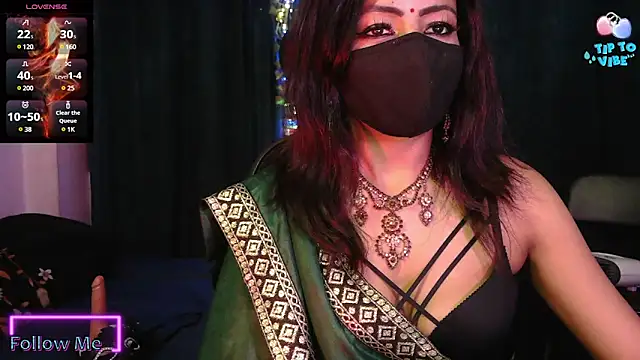 Snapshot of Aashiya- chatting on 02-25-25, 12:14 Aashiya- online show from 02-25-25, 12:14