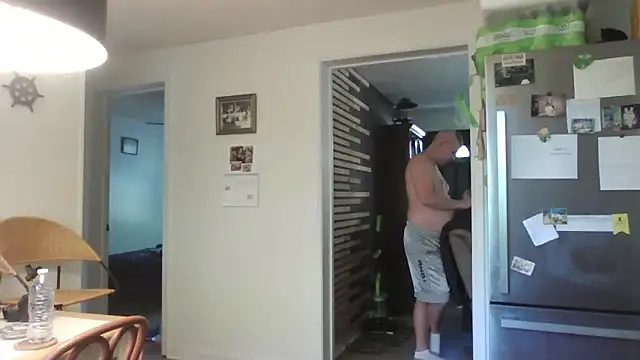 Snapshot of keiferkriss chatting on 10-09-25, 04:18 keiferkriss online show from 10-09-25, 04:18