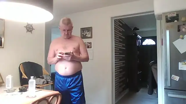 Snapshot of keiferkriss chatting on 09-25-25, 05:41 keiferkriss online show from 09-25-25, 05:41