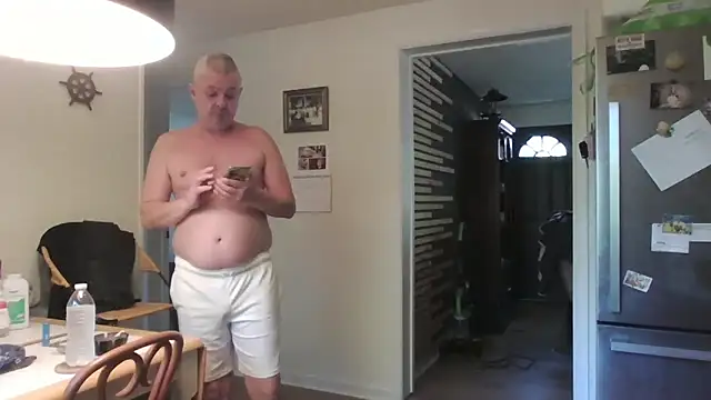 Snapshot of keiferkriss chatting on 09-10-25, 03:55 keiferkriss online show from 09-10-25, 03:55