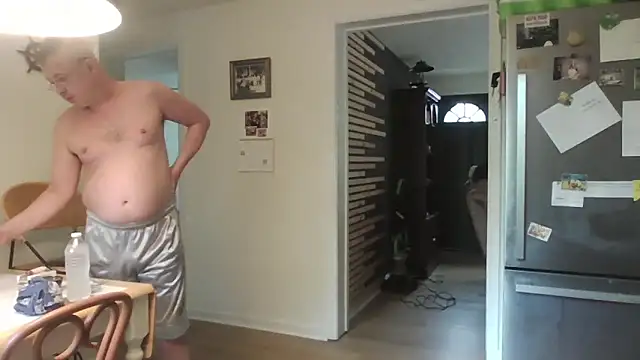 Snapshot of keiferkriss chatting on 09-30-25, 04:57 keiferkriss online show from 09-30-25, 04:57