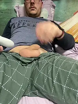 Snapshot of ionut9879 chatting on 02-06-26, 01:18 ionut9879 online show from 02-06-26, 01:18