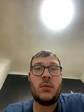 Snapshot of ionut9879 chatting on 11-27-25, 11:54 ionut9879 online show from 11-27-25, 11:54