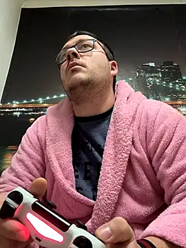 Snapshot of ionut9879 chatting on 12-16-25, 03:16 ionut9879 online show from 12-16-25, 03:16