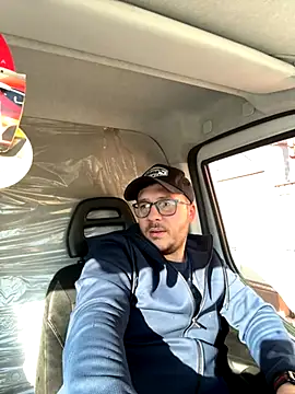 Snapshot of ionut9879 chatting on 11-24-25, 11:10 ionut9879 online show from 11-24-25, 11:10