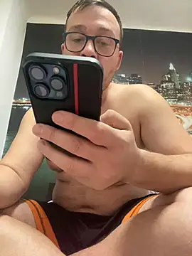 Snapshot of ionut9879 chatting on 11-08-25, 10:52 ionut9879 online show from 11-08-25, 10:52