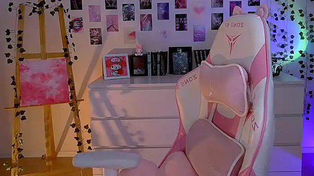 Snapshot of AliceCharmy chatting on 01-31-25, 11:13 AliceCharmy online show from 01-31-25, 11:13