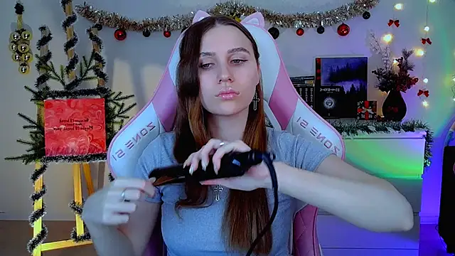 Snapshot of AliceCharmy chatting on 12-15-25, 10:54 AliceCharmy online show from 12-15-25, 10:54