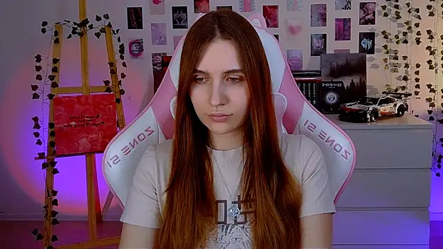 Snapshot of AliceCharmy chatting on 03-18-25, 06:39 AliceCharmy online show from 03-18-25, 06:39