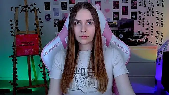 Snapshot of AliceCharmy chatting on 10-07-25, 06:58 AliceCharmy online show from 10-07-25, 06:58