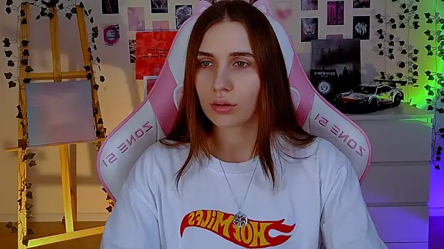 Snapshot of AliceCharmy chatting on 02-19-25, 04:44 AliceCharmy online show from 02-19-25, 04:44