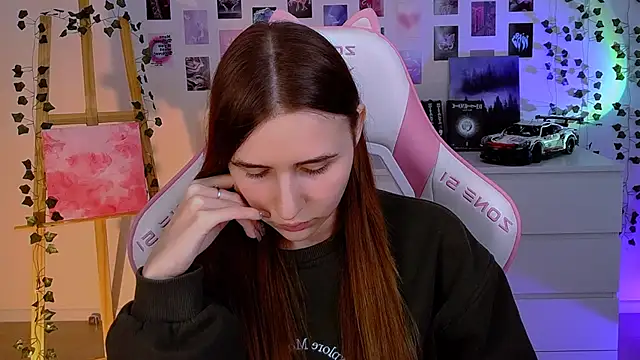 Snapshot of AliceCharmy chatting on 02-05-25, 01:11 AliceCharmy online show from 02-05-25, 01:11