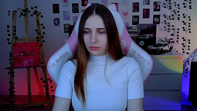 Snapshot of AliceCharmy chatting on 10-17-25, 06:28 AliceCharmy online show from 10-17-25, 06:28