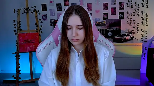 Snapshot of AliceCharmy chatting on 10-10-25, 05:30 AliceCharmy online show from 10-10-25, 05:30