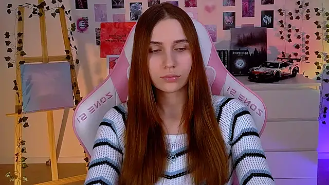 Snapshot of AliceCharmy chatting on 02-12-25, 04:44 AliceCharmy online show from 02-12-25, 04:44