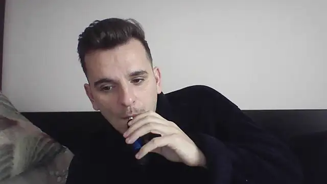Huge cock22cm online show from 03-03-25, 06:52