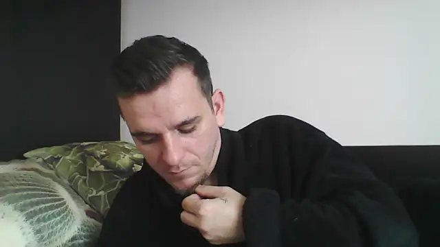 Huge cock22cm online show from 02-14-25, 09:24