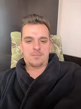 Huge cock22cm online show from 03-01-26, 10:04