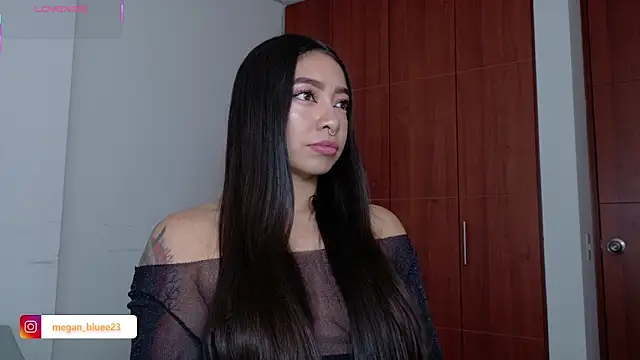 megan bluee23 online show from 12-18-25, 04:22