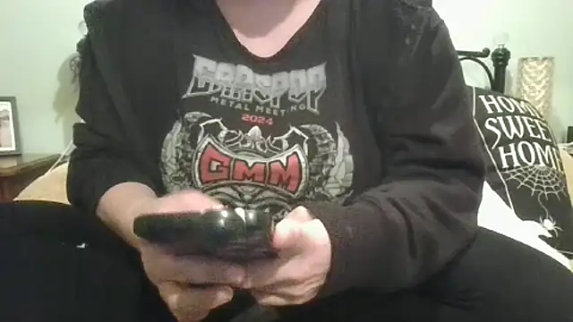 Snapshot of MissKisu chatting on 11-30-25, 04:30 MissKisu online show from 11-30-25, 04:30