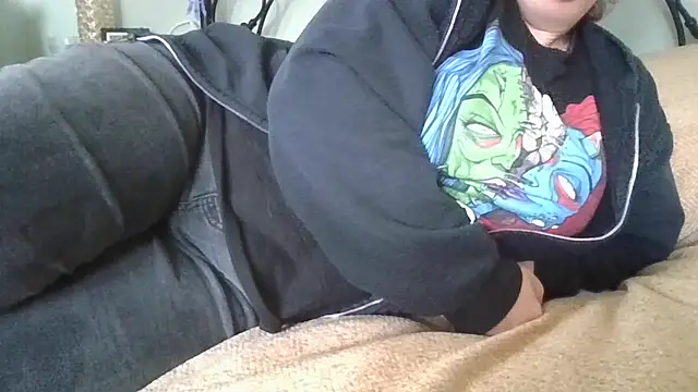 Snapshot of MissKisu chatting on 10-23-25, 12:26 MissKisu online show from 10-23-25, 12:26