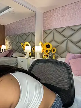 Brenda Garcia online show from 11-30-25, 12:17