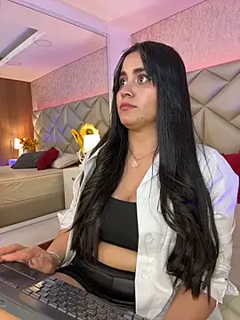 Brenda Garcia online show from 11-11-25, 08:36