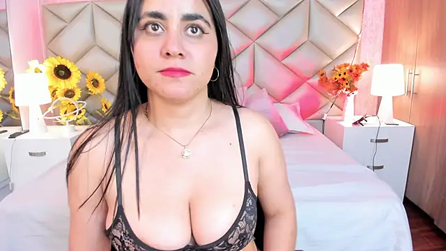 Brenda Garcia online show from 11-27-25, 08:09