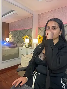 Brenda Garcia online show from 11-28-25, 08:20