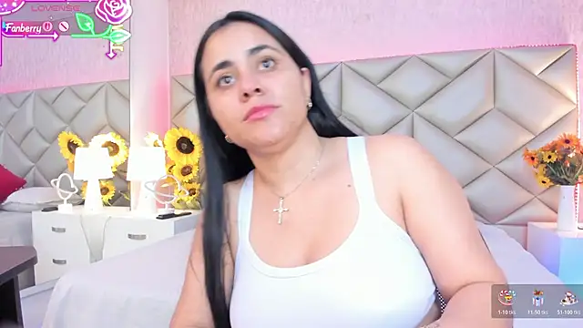 Brenda Garcia online show from 11-17-25, 07:18