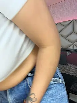 Brenda Garcia online show from 11-19-25, 08:20