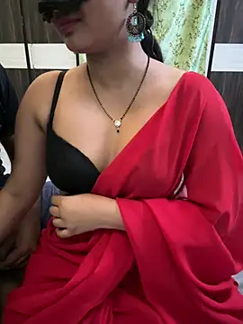 Snapshot of Magical-Couple-telugu chatting on 01-19-25, 04:04 Magical-Couple-telugu online show from 01-19-25, 04:04