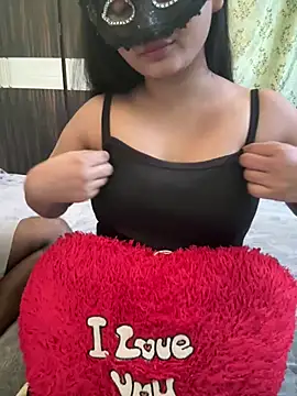 Snapshot of Magical-Couple-telugu chatting on 02-02-25, 11:18 Magical-Couple-telugu online show from 02-02-25, 11:18