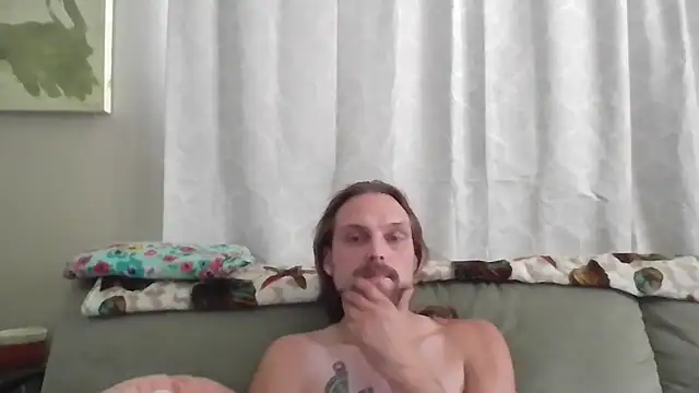 Snapshot of VitaminDrewFl chatting on 06-16-26, 05:02 VitaminDrewFl online show from 06-16-26, 05:02