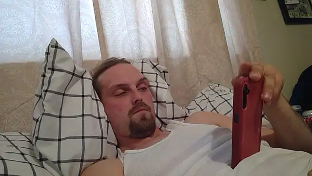 Snapshot of VitaminDrewFl chatting on 02-17-26, 05:54 VitaminDrewFl online show from 02-17-26, 05:54