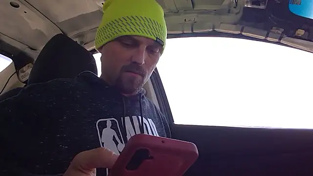 Snapshot of VitaminDrewFl chatting on 02-03-26, 04:01 VitaminDrewFl online show from 02-03-26, 04:01