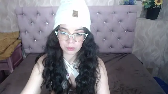 EmmaCowperr online show from 01-06-26, 04:27