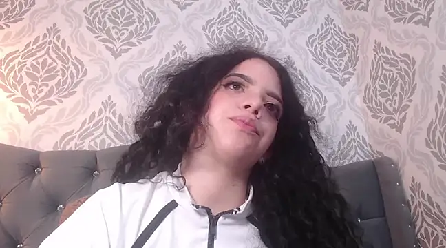 EmmaCowperr online show from 03-13-25, 06:45