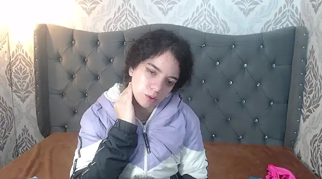 EmmaCowperr online show from 03-12-25, 11:32